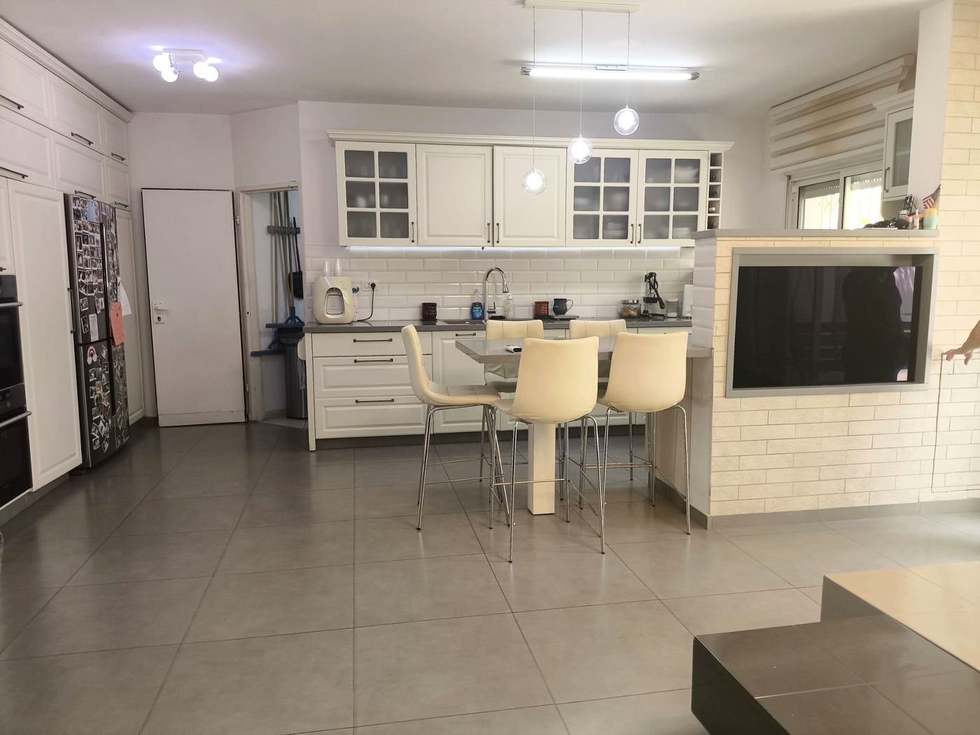 מטבח ופינת ישיבה, דופלקס גן למכירה ברחוב נפתלי, שכונת בוכמן, מודיעין מטבח ופינת ישיבה, דופלקס גן למכירה ברחוב נפתלי, שכונת בוכמן, מודיעין
